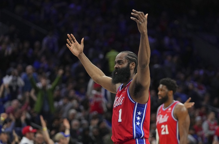 体育直播-铁林:哈登申请交易后仍然保持训练 参与球队训练的各项环节